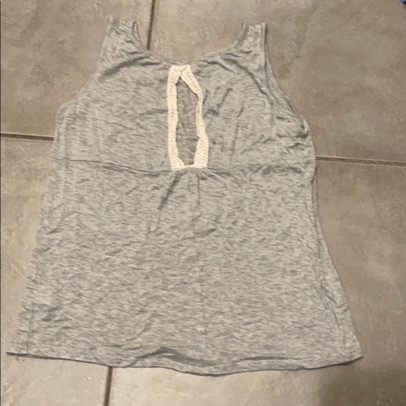 Threads Studio Tank - Picture 4 of 5